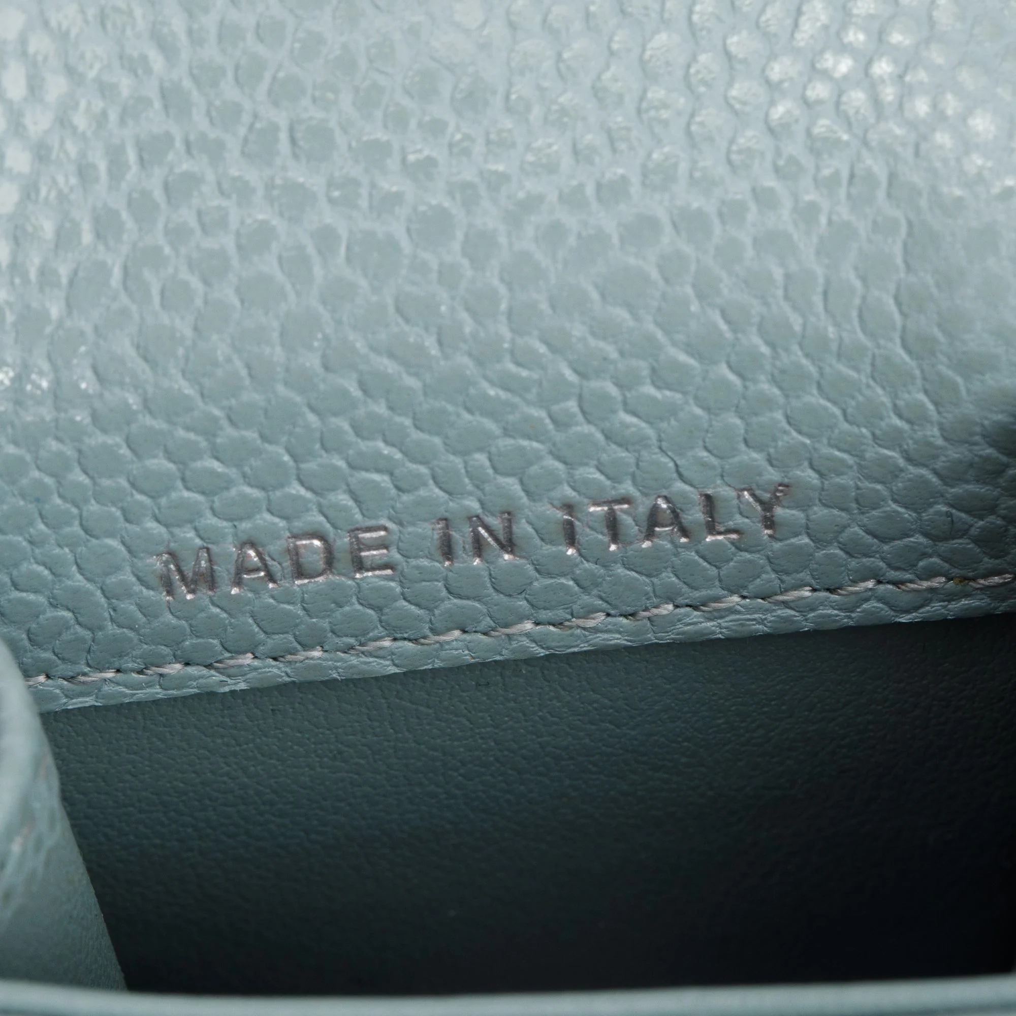 Chanel 2020 Grey Quilted Caviar Leather Airpods Flap Case on Chain - Image 8