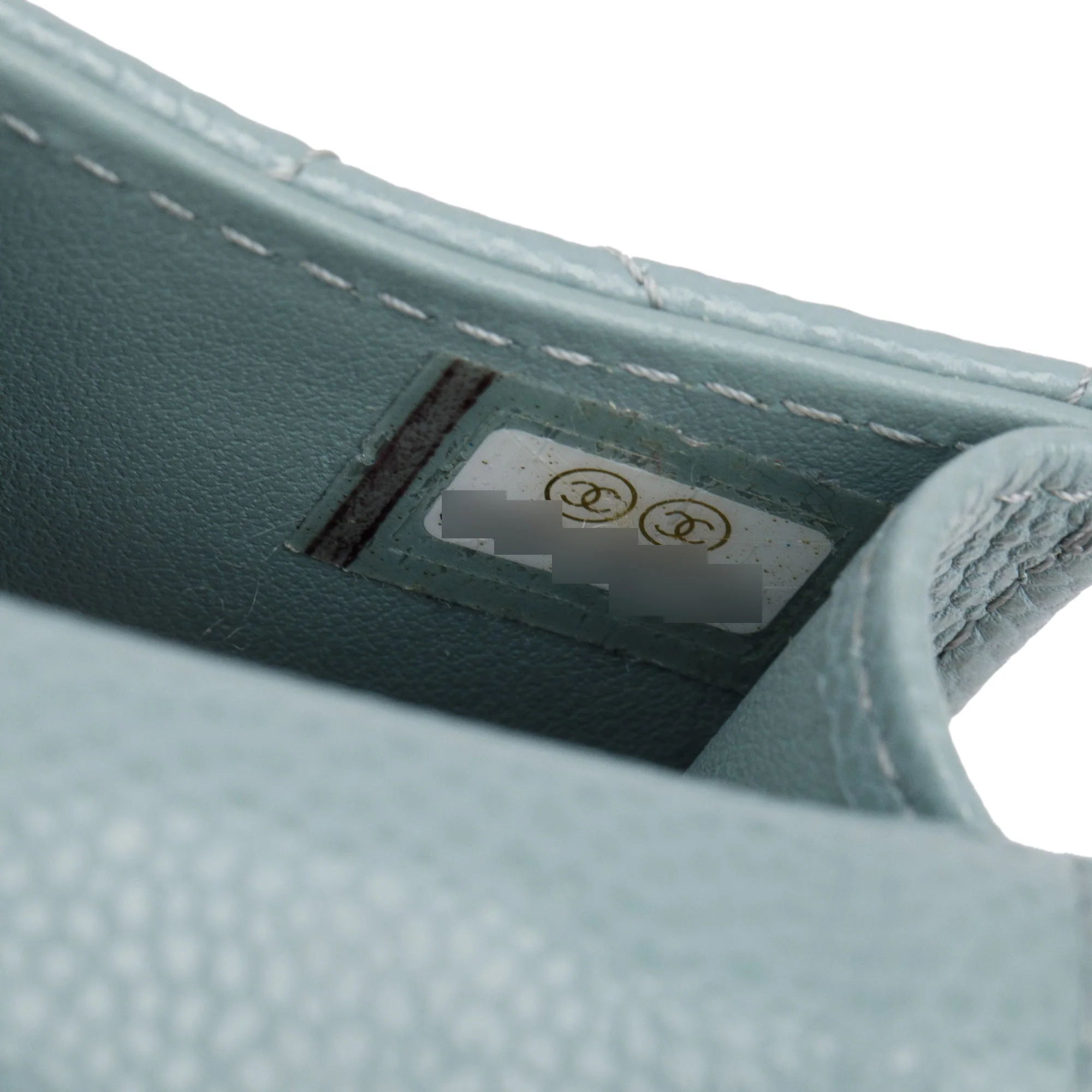 Chanel 2020 Grey Quilted Caviar Leather Airpods Flap Case on Chain - Image 9