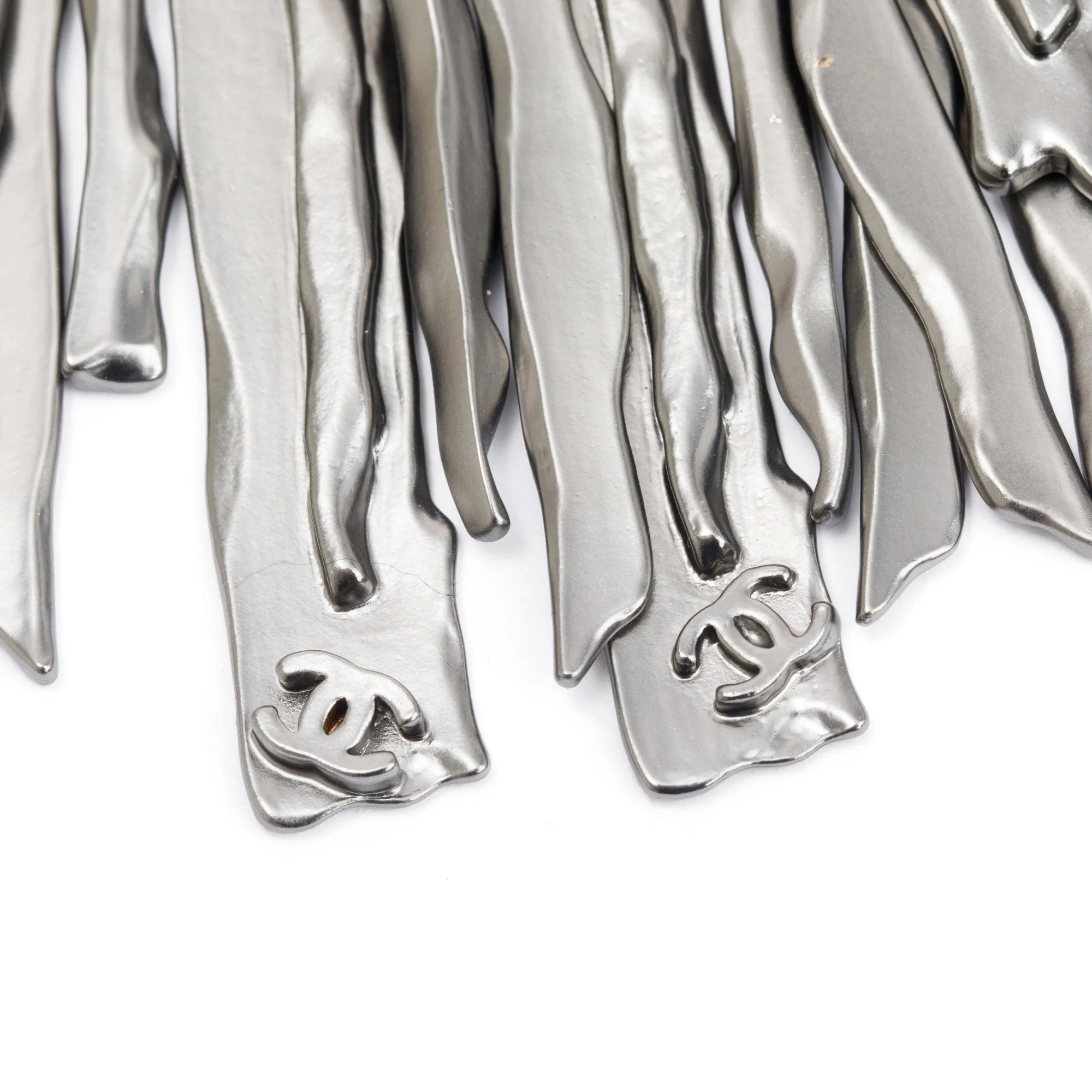 Chanel Ruthenium Faux Fur & Tweed Chainmail & CC Logo Fringe Necklace w/ Box - Image 6