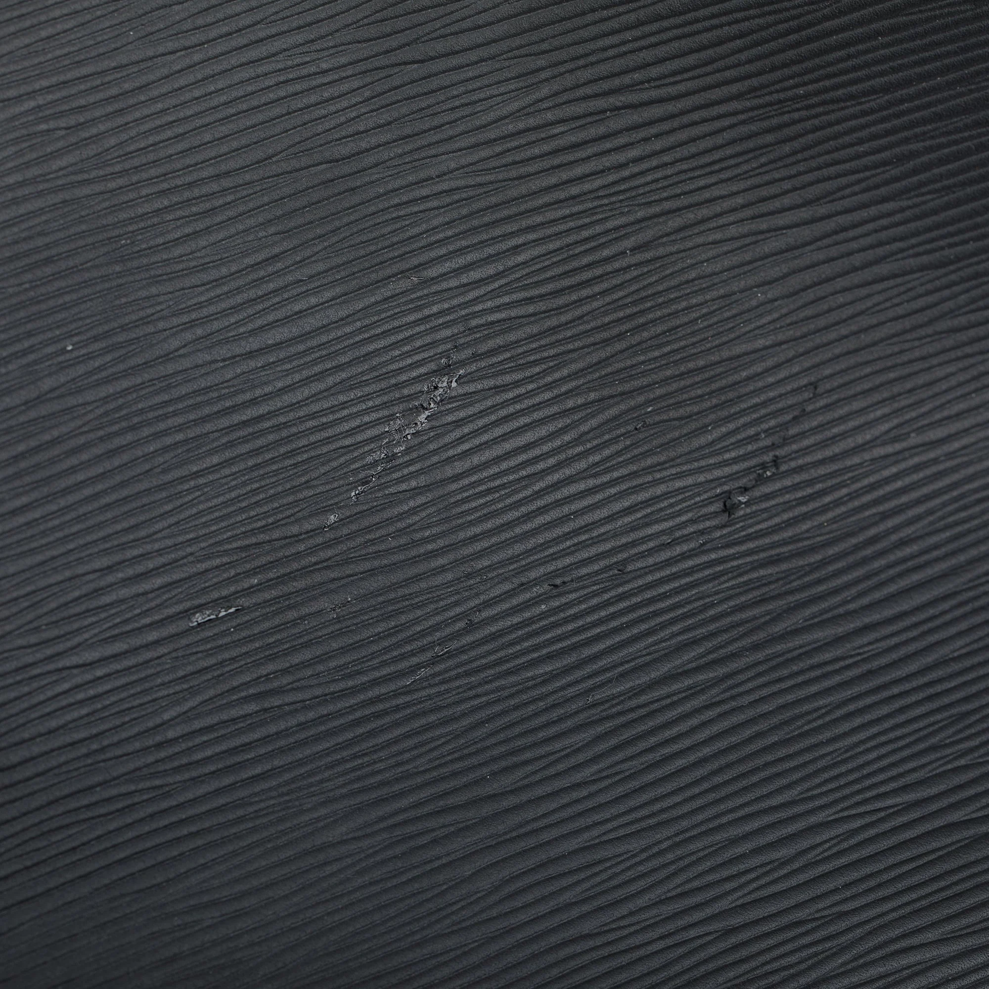 Louis Vuitton Black Epi Leather Neverfull MM w/ Pouch - Image 6