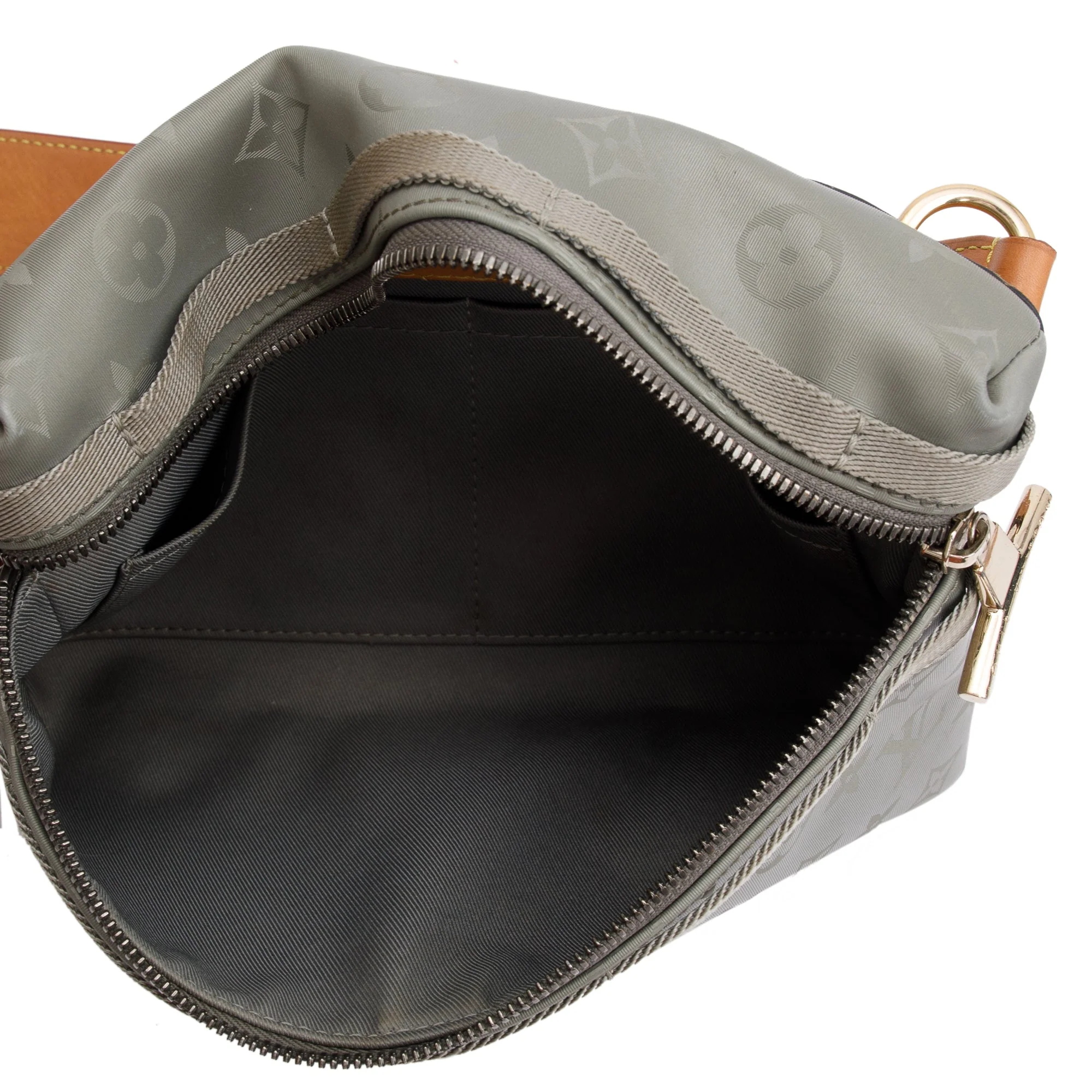 Louis Vuitton Titanium Monogram Messenger Bag PM - Image 15