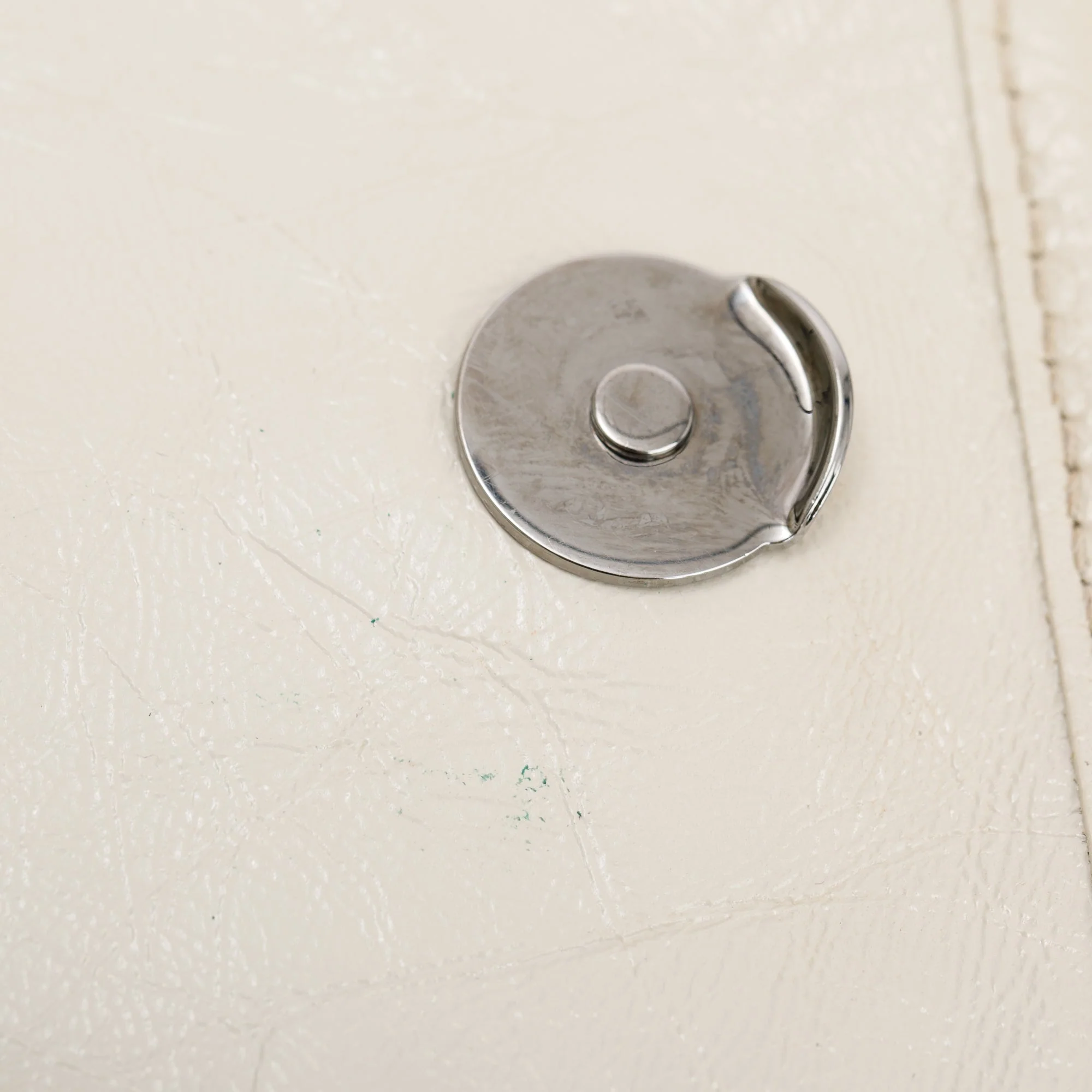 Saint Laurent White Crinkled Calfskin Leather Medium Niki Shoulder Bag - Image 12